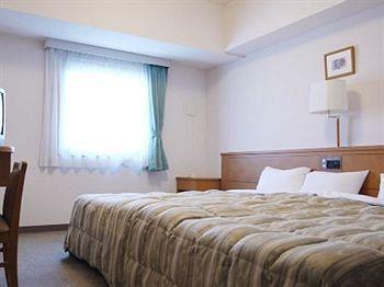 Route-inn Tsubamesanjo Ekimae Hotel 3*